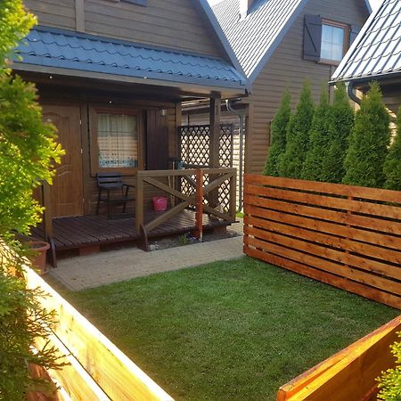 Caloroczne Domki Nad Morzem I Jeziorem Jezierzany Eksteriør billede